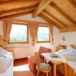 Groebenhof فلبمس