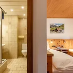 Groebenhof 2* فلبمس