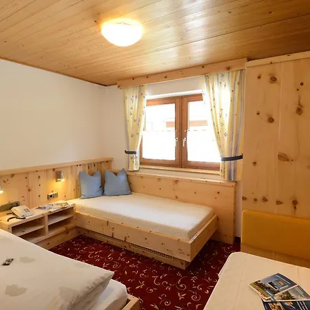 Groebenhof פולפמס