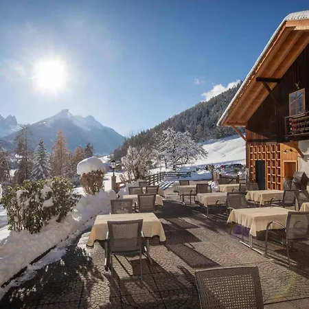 Groebenhof 2* פולפמס