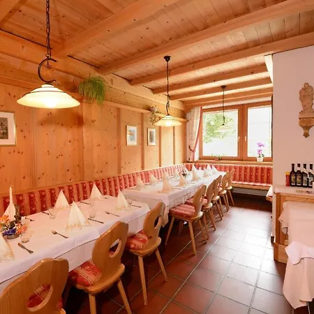 Groebenhof בית הארחה